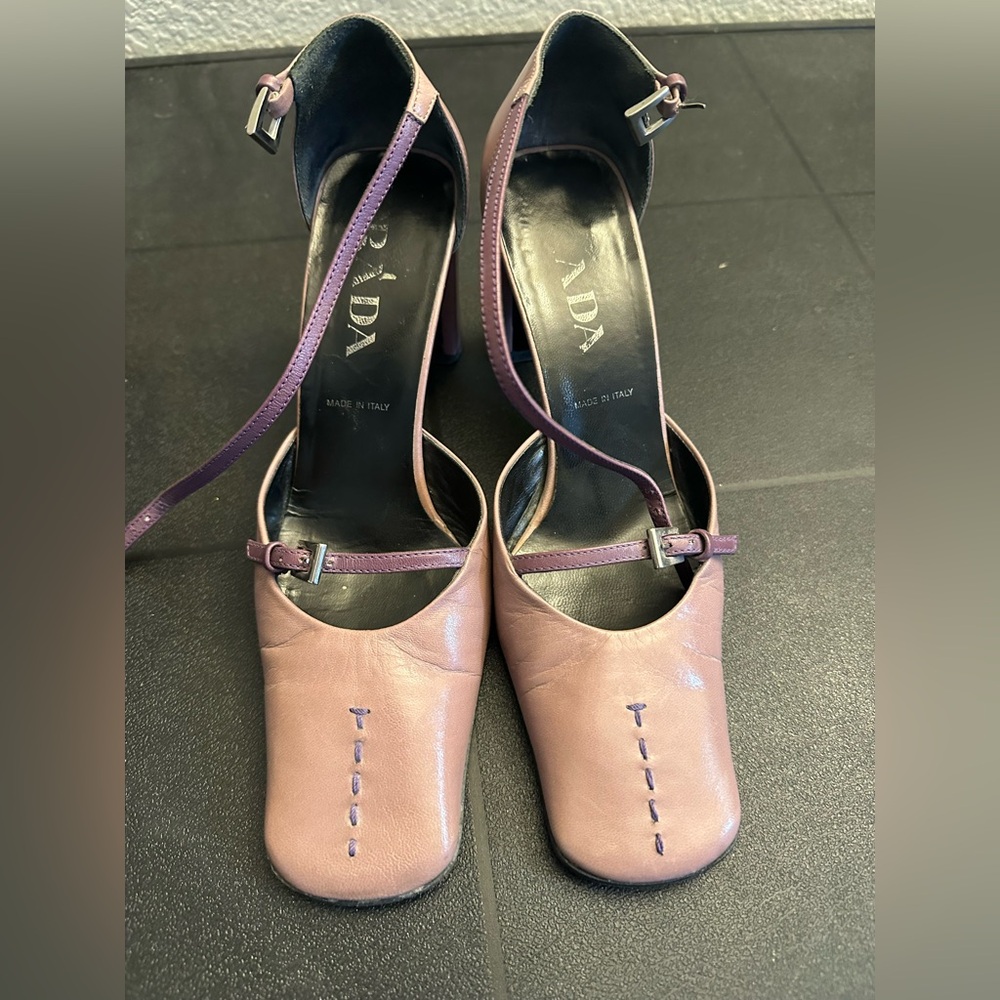 Prada Pink and Purple Leather Heels with Feminine Design - in good condition.